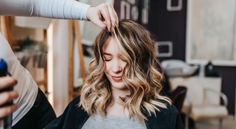 Hair Lowlights vs Highlights Key Differences