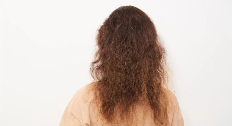 What Causes Frizzy Hair