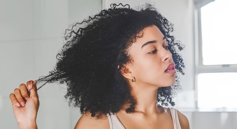 What Is Frizzy Hair, Exactly