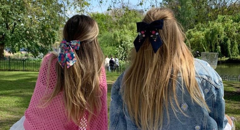 Why Hair Accessories Are Trending Again